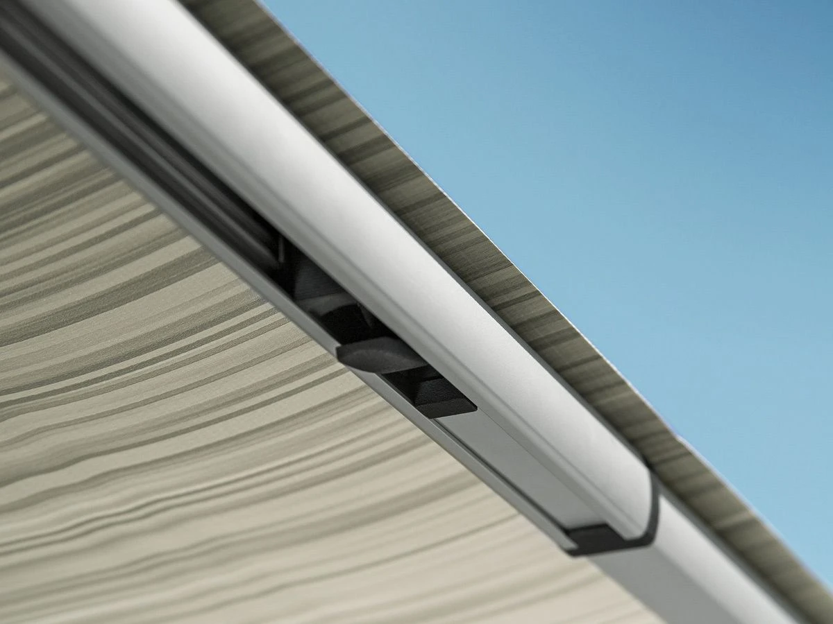 Thule Omnistor 1200 425 Mystic Grey Sackmarkise 4 Thule Omnistor 1200 425 Mystic Grey Sackmarkise - Image 4